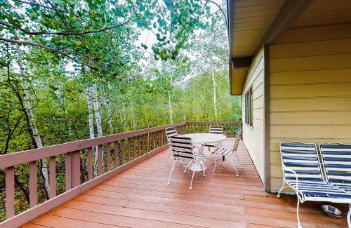 Knollwood Casa | Altitude Haus