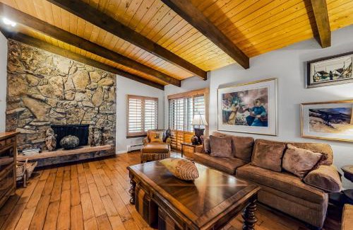 Knollwood Casa | Altitude Haus