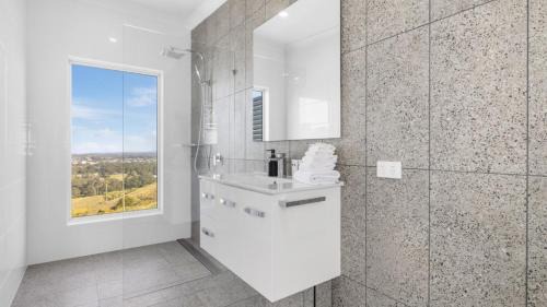 Coffs Harbour Casa | Altitude - Pet-Friendly, Romantic, Accessible