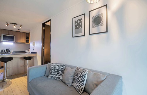 Las Condes Apartamento | Alto Familiar: 2 Dorm. con Piscina y BBQ Premium