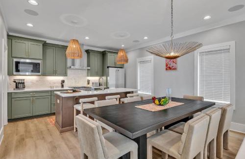 Berry Hill Casa | Alto-Private Rooftop Deck-8 Mins to Broadway