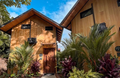 Monterrey Cabina | Alto's Gardens - Romantic cabins