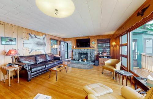Alton Bay Casa | Alton Bay Lakefront Beauty