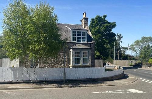 Nairn Casa | Altonhill Cottage - room only