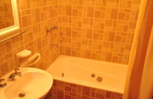 Huerta Grande Cabina | Altos del Pucara Piscina Climatizada vista a las sierras juegos infantiles