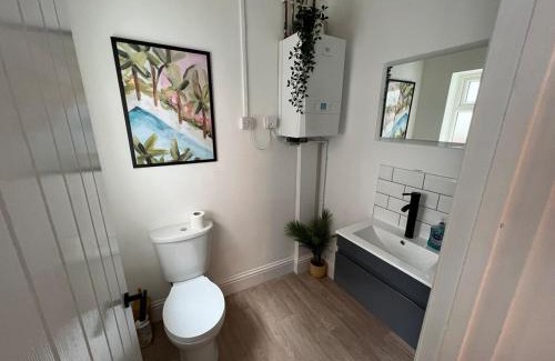 Trafford Apartamento | Altrincham House - 2BR - Sleeps 6 - WiFi - Parking