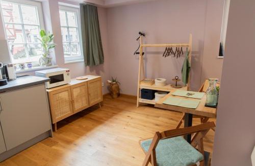 Wetzlar Apartamento | Altstadt Apartment am Dom Wetzlar, 1 Zi, Küche, Bad mit Parkplatz am Grundstück