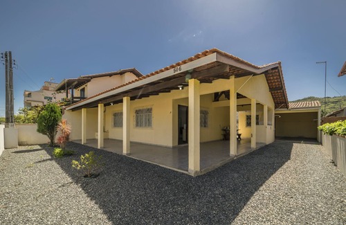 Bombas Casa | Aluguel Casa 2 Quartos para 8 Pessoas - 503A