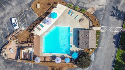 Indian Point Casa | Always 80 and Sunny - Silver Dollar City