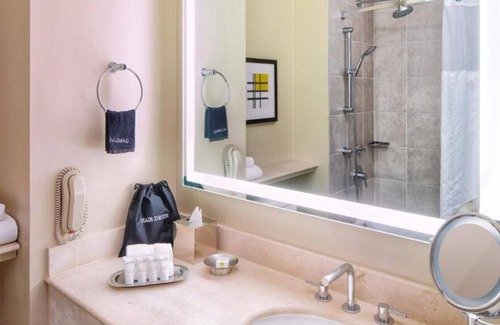 Redwood Shores Casa | Always a Great Idea To Unwind! Mountain View, Outdoor Pool, Pet-friendly Hotel!