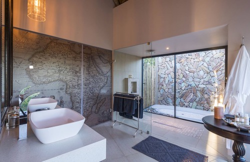 Thorny Bush Game Reserve Cabina | AM Lodge