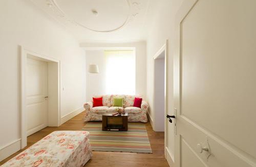 Altstadt Apartamento | Am Puls der größten Stadt am See