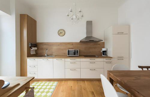 Altstadt Apartamento | Am Puls der größten Stadt am See