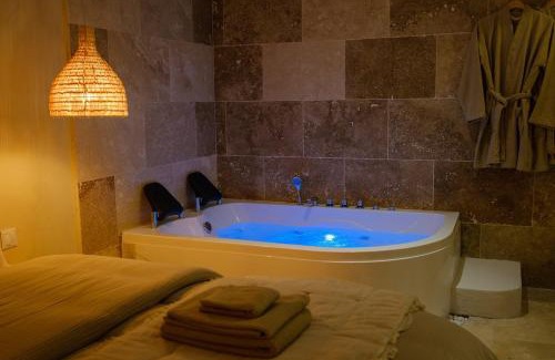 Montfavet Apartamento | AMA, suite avec baignoire balnéo et sauna privé