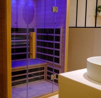 Montfavet Apartamento | AMA, suite avec baignoire balnéo et sauna privé