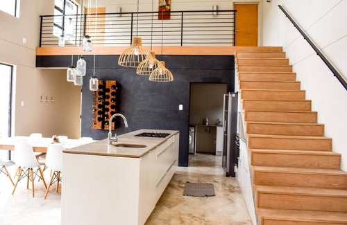 Grahamstown Casa | Amabwe Guest House