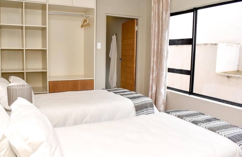 Grahamstown Casa | Amabwe Guest House