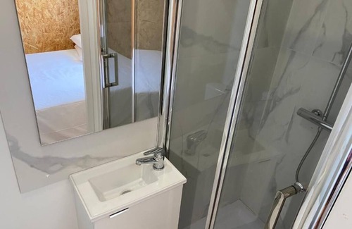 Reboleira Casa | Amadora Boutique Hostel