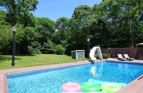 Amagansett North Casa | Amagansett:3 bedroom, 2.5 bathroom, in-ground pool and large fenced yard.