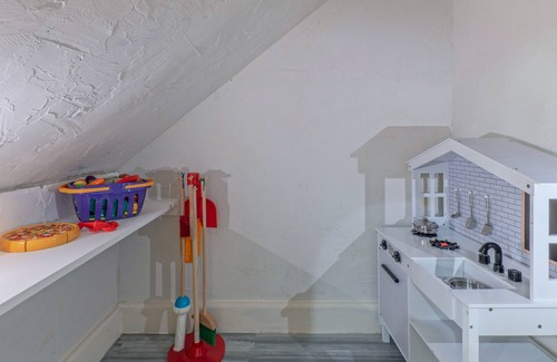 Arabian Views Casa | Amalfi Coast in Scottsdale- Heated pool, Foam pit & indoor playhouse