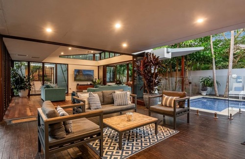 Broken Head Villa | Amalfi Villa Byron Bay - Broken Head Private Beach Access
