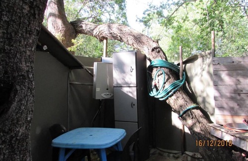 Thorny Bush Game Reserve Alquiler De RV | Amanzimlotzi Riverside Bush Tent for 3 Adults in Limpopo, Kruger Park