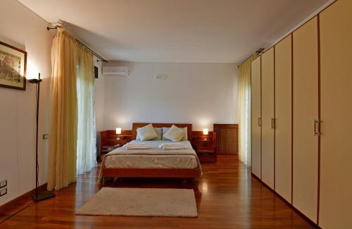 Picanello-Ognina-Barriera-Canalicchio Cama Y Desayuno | Amaranda B&B