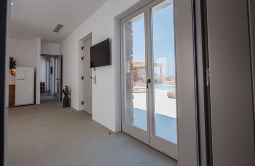 Mykonos Town Villa | Amarelo Suites