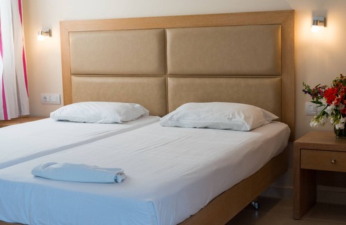 Lardos Casa | Amaryllis Front Beach Hotel