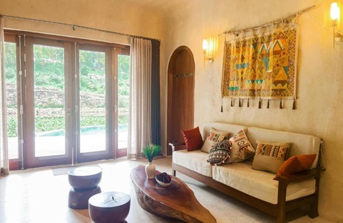 Soc Son Hotel | Amaya Retreat