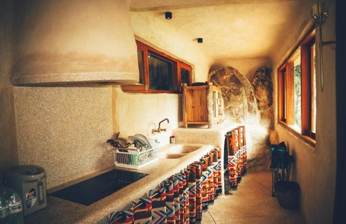 Soc Son Hotel | Amaya Retreat