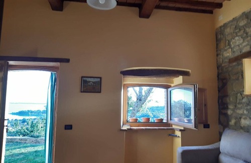 Passignano sul Trasimeno Casa | Amazing Lake view old house