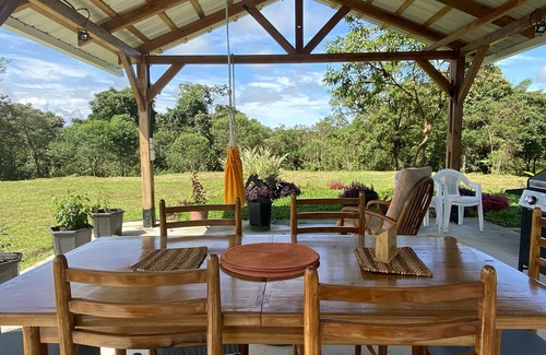 San Miguel de los Bancos Cabaña | Amazing 2-bedroom cottage in Milpe cloud forest.