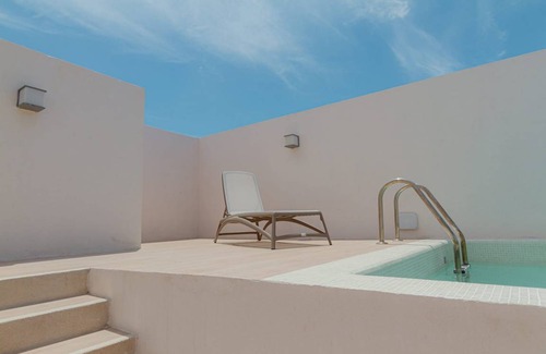 Zazil-ha Apartamento | Amazing 2BR penthouse with private rooftop pool in #1 location 150m away from the beach