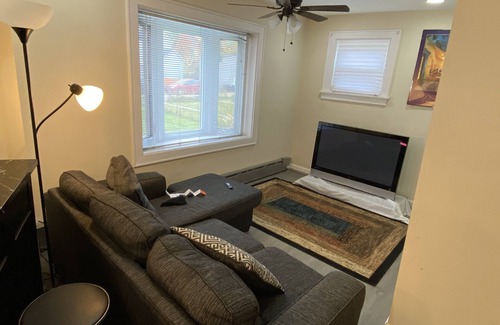 Green Tree Apartamento | Amazing 1 bedroom unit in Pittsburgh City of Carnegie area PA.