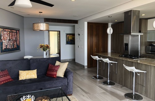 Amapas Condominio | Increíble vista al mar en la zona romántica / Amapas 353 (1Br / 2Ba)