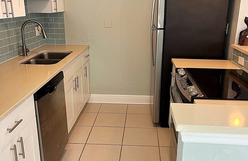 North Redington Beach Condominio | Amazing 1st Floor Poolside Condo Steps to Beautiful North Redington Beach