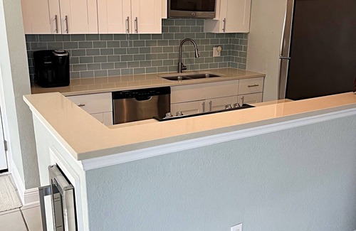 North Redington Beach Condominio | Amazing 1st Floor Poolside Condo Steps to Beautiful North Redington Beach