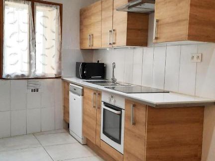 Antibes Old Town Apartamento | Amazing 2 bedroom apartment in the pedestrian area of old Antibes !