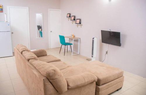 Saint John Parish Apartamento | Amazing 2-Bedroom Apt Sleeps 3 Warm & Cosy