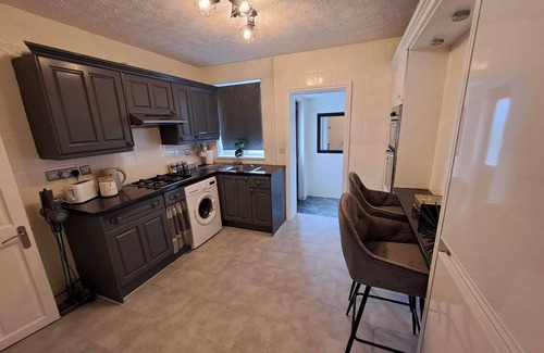 Gravesend Casa | Amazing 2 bedroom house for your holiday home. A home away from home.