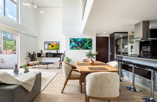 Lalinde Apartamento | Amazing 2-Story Poblado Penthouse Wow Factor! New Renovation June 2023!