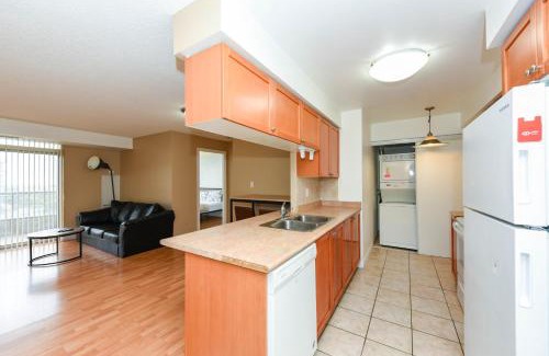 Downtown Mississauga Apartamento | Amazing 2BR & 2BTH - Near Square One Mall