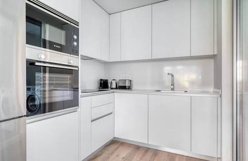 Las Acacias Apartamento | Amazing 2BR w/amenities, in Madrid Rio