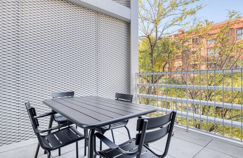 Las Acacias Apartamento | Amazing 2BR w/amenities, in Madrid Rio