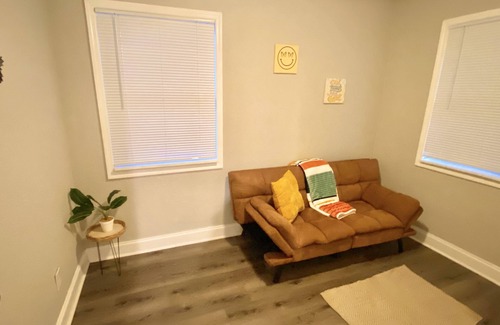 Jacksonville Casa | Amazing 3/1 home! Perfect for families-15 minutes from TIAA Stadium