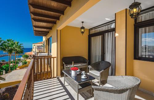 San Eugenio Apartamento | Amazing 3 bedroom apartment on the first line of the best Las Americas beach, air conditioner and terrace ocean view