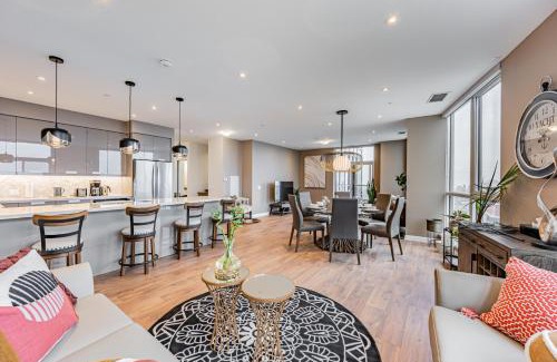 Hurontario Apartamento | Amazing 3 Bed 4 Bath Penthouse with Roof Top Terrace close to Airport