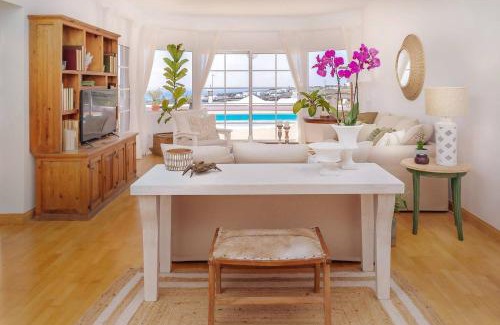 Tias Casa | Amazing 3 Bedroom Ocean View with Pool