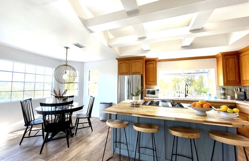 Fallbrook Casa | Amazing 3600sf Fallbrook San Diego Retreat near Golfing,Wineries,Wedding Venues